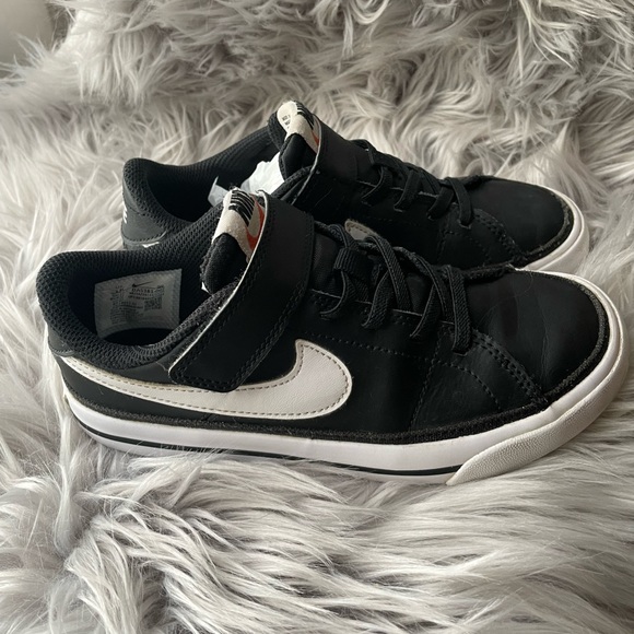 Nike Shoes - Picture 6 of 12